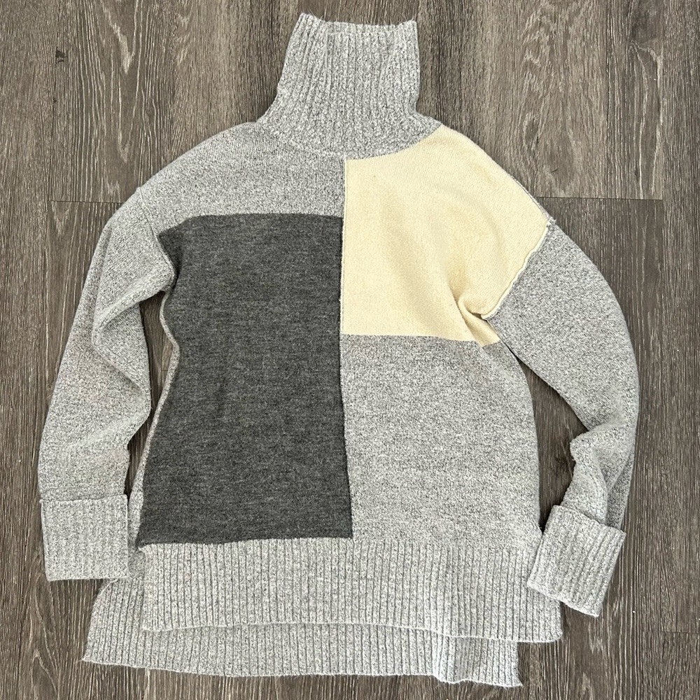 🎃Grey turtleneck sweater